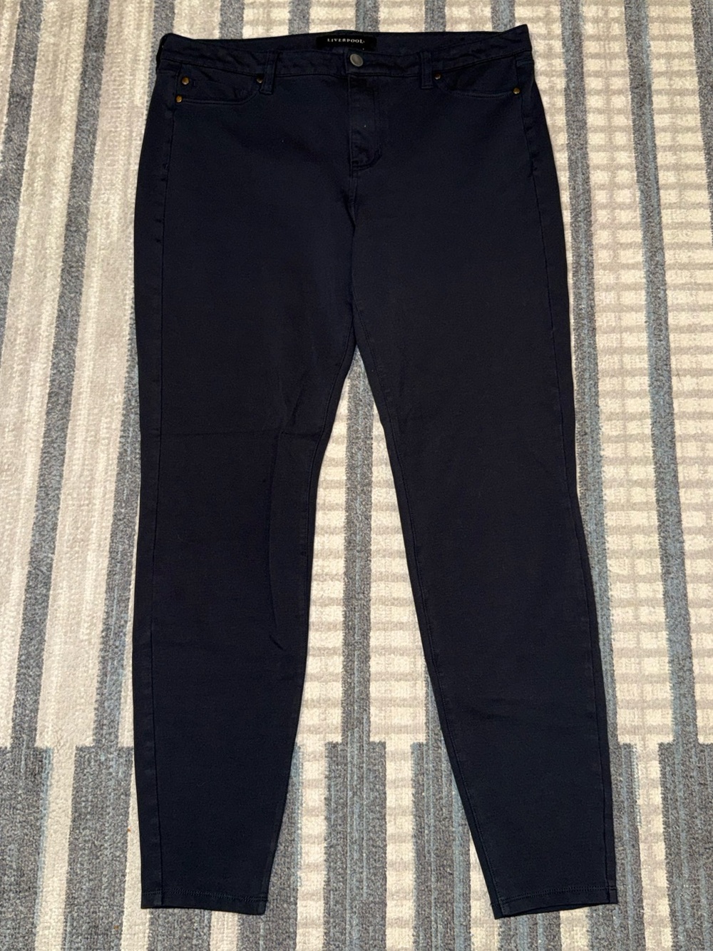 Liverpool Women's Dark Charcoal Gray Stretchy Jeans/Pants Size 12/31 Slim Ankle